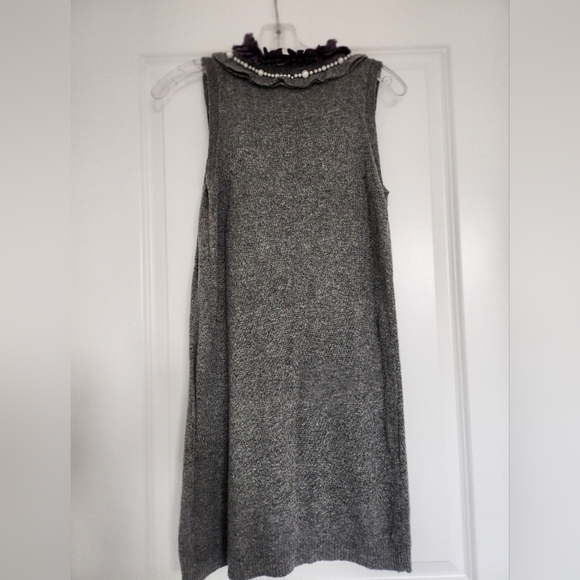 Easley Sleeveless Gray Embellished Sweater Dress size Medium - Picture 2 of 4